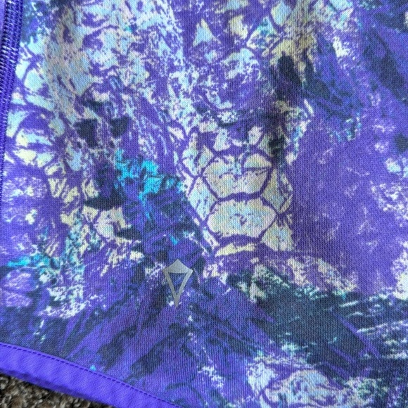 Ivivva by Lululemon Girls Zip Up Hoodie Purple Thumb Holes And Hood Size 14 - Picture 9 of 9